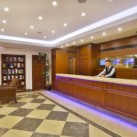 Hotel Aspen & Old 4*